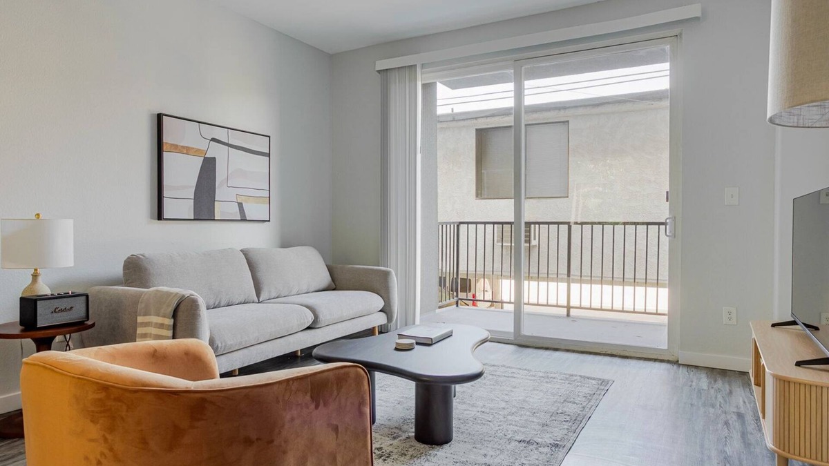 Mar Vista Apartment | Blueground | Sawtelle, view, nr Westwood Park