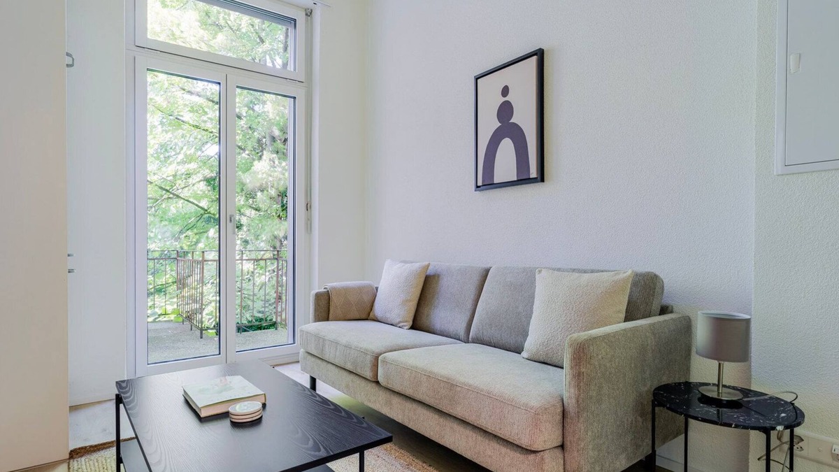 Seebach Apartment | Blueground | Seebach, washer, nr Zurich Zoo