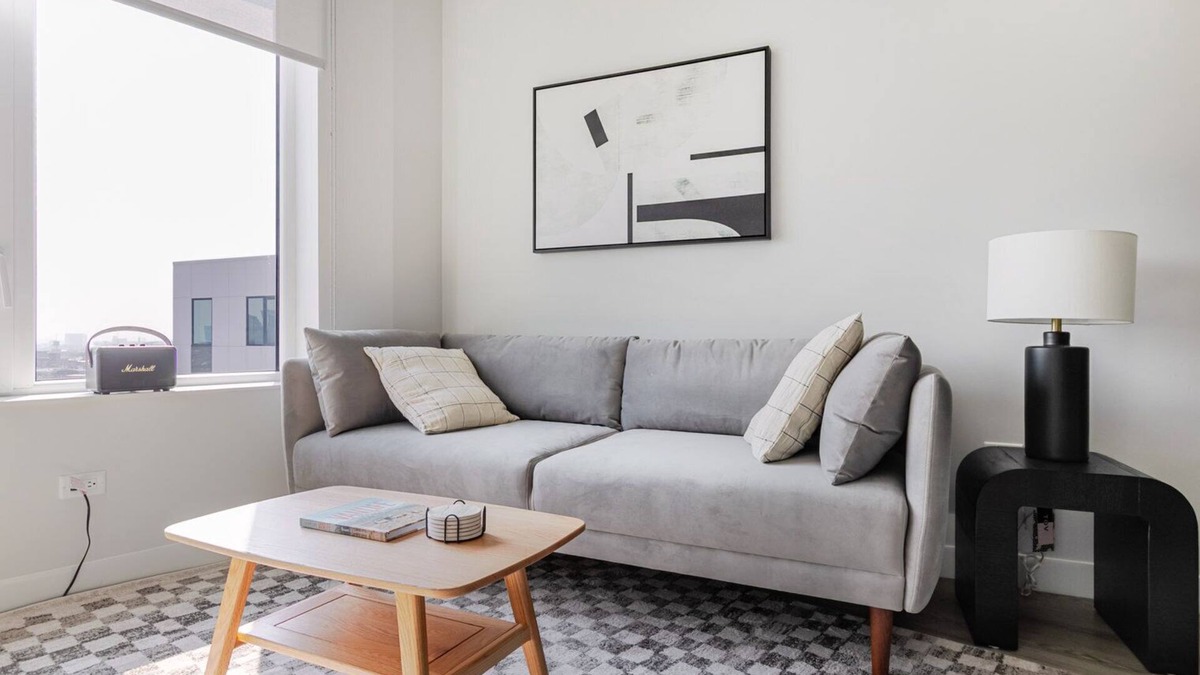 West Town Apartment | Blueground | West Town, washer, nr Chicago River