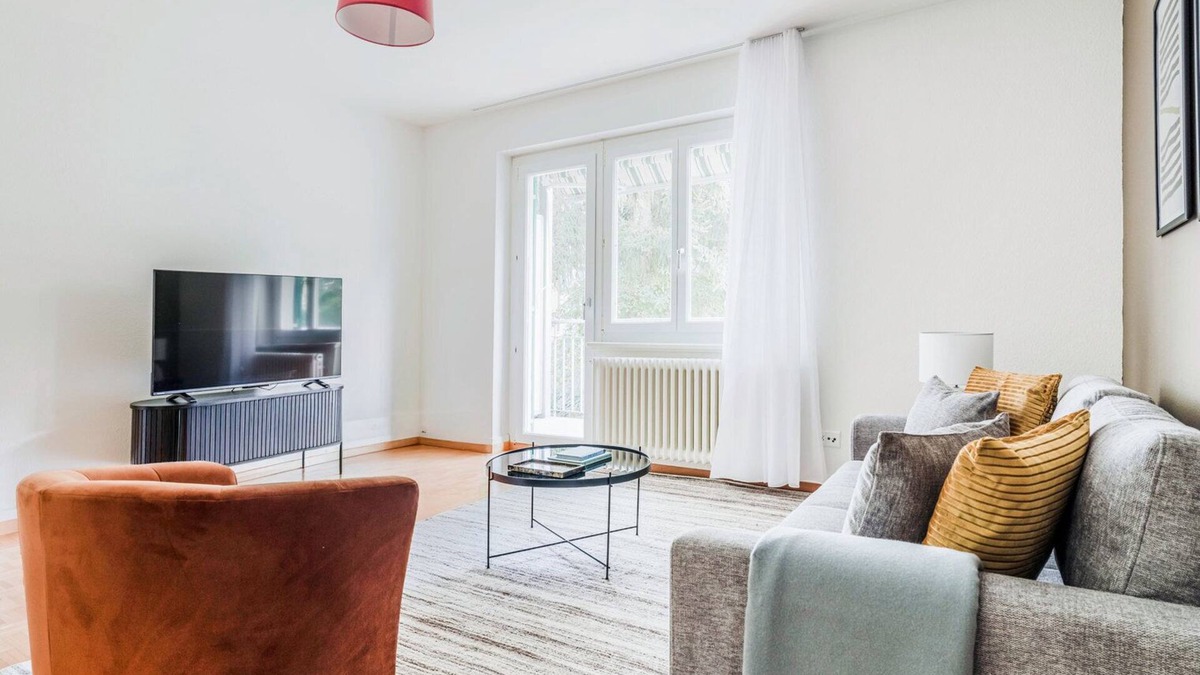 Sihlfeld Apartment | Blueground | Wiedikon, w/d, fully furnished