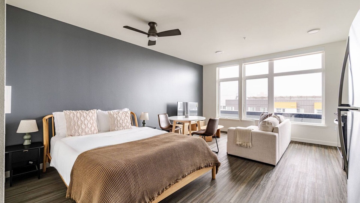 Yesler Terrace Apartment | Blueground | Yesler Terrace & elevator, nr park