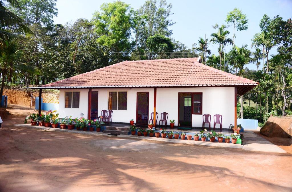 Mudigere House | BlueMoon Homestay - Near to falls & Trekking