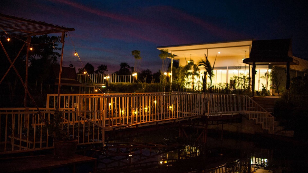 Phibun Mangsahan Hotel | Bluemoon Riverside Resort