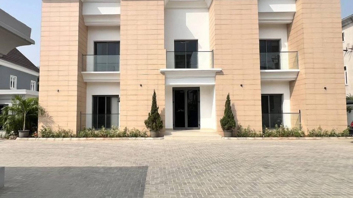 Ofin Apartment | Bluerock Residences