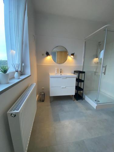 Ehrenstein Apartment | Bluestone Appartements - 23qm free and near parking