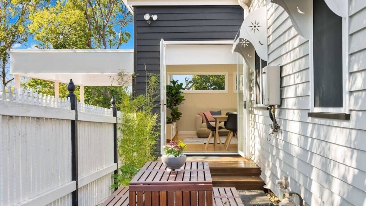Toowoomba House | Bluestone Cottages "The Shop"