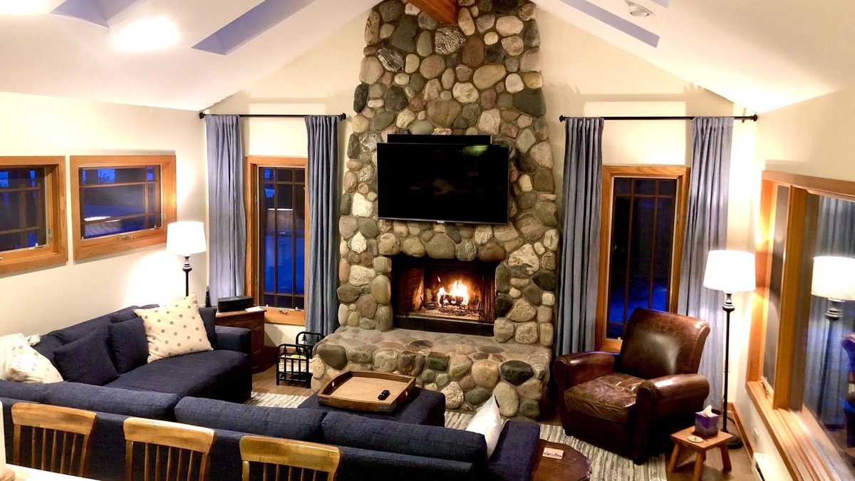 Charlevoix House | Bluewater Cottage on Lake Michigan !