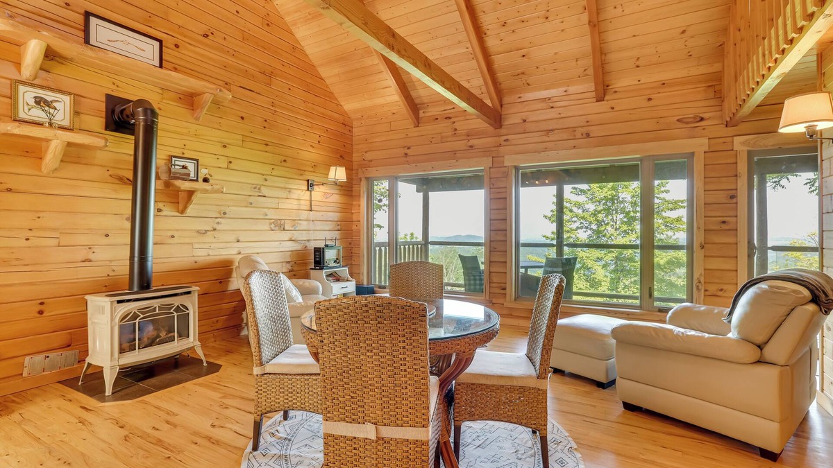 Mindoro Cabin | Bluff Views: 'Bunker Hill' Cabin in Mindoro!