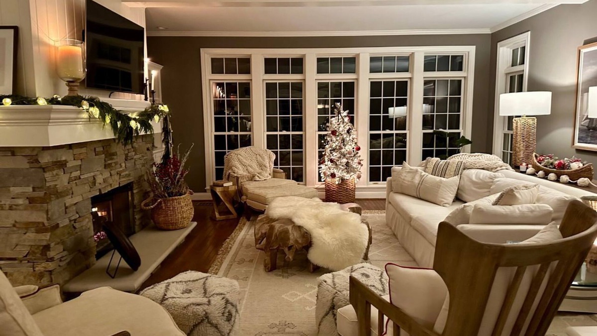 Birchwood Farms House | Bluffs Edge in Birchwood Farms - private four-bedroom, hot tub, screened porch