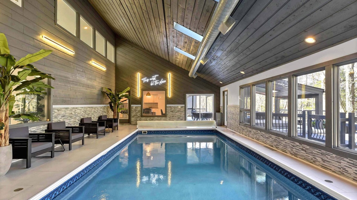 Willoughby Hills House | Bluffside Retreat Sum