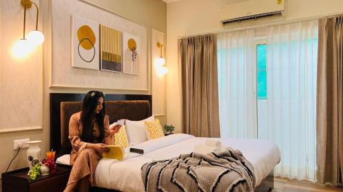 Gurugram Apartment | BluO 1BHK Suite Medicity - Bathtub, Kitchen Lift #staycation