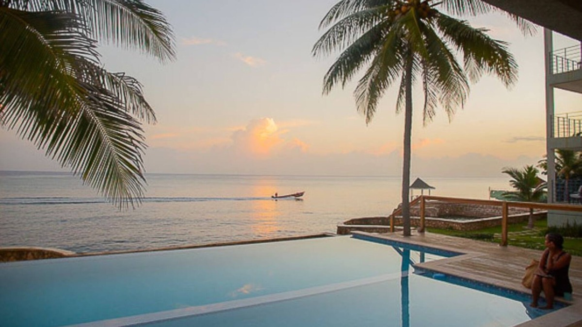 Tower Isle Condo | BluWaves ~ Oceanfront Condo minutes from Ocho Rios