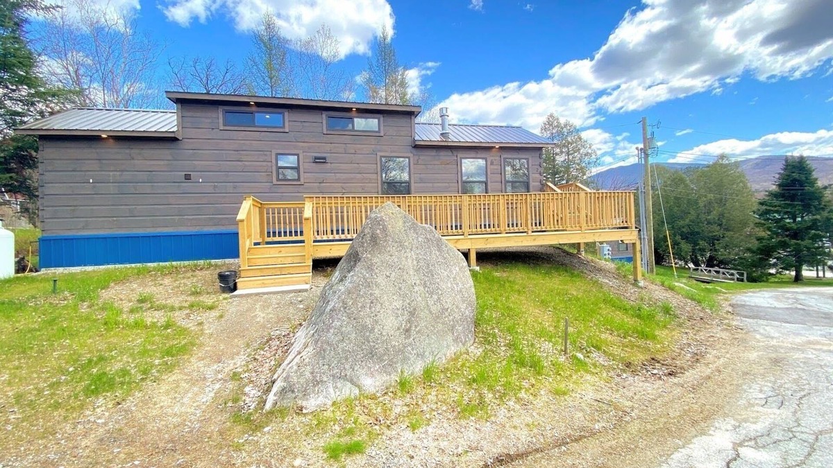 Twin Mountain Cabin | BMV2 Awesome "Tiny Home" A/C, Mountain Views, Minutes to Skiing, Hiking, Attractions, Dog Friendly!