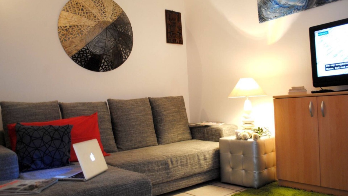 Sesto Calende Apartment | BNBOOK-FERRARIN APARTMENT SESTO CALENDE