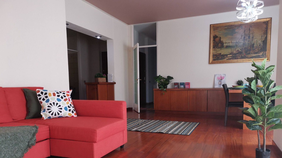 Sesto Calende Apartment | Bnbook- Sesto Calende Train Station 3 Bedrooms