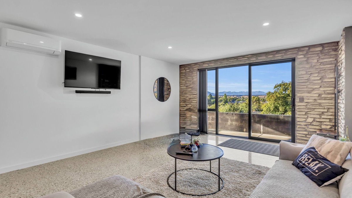 Luggate House | Bnew 1br Minimalist Style Unit