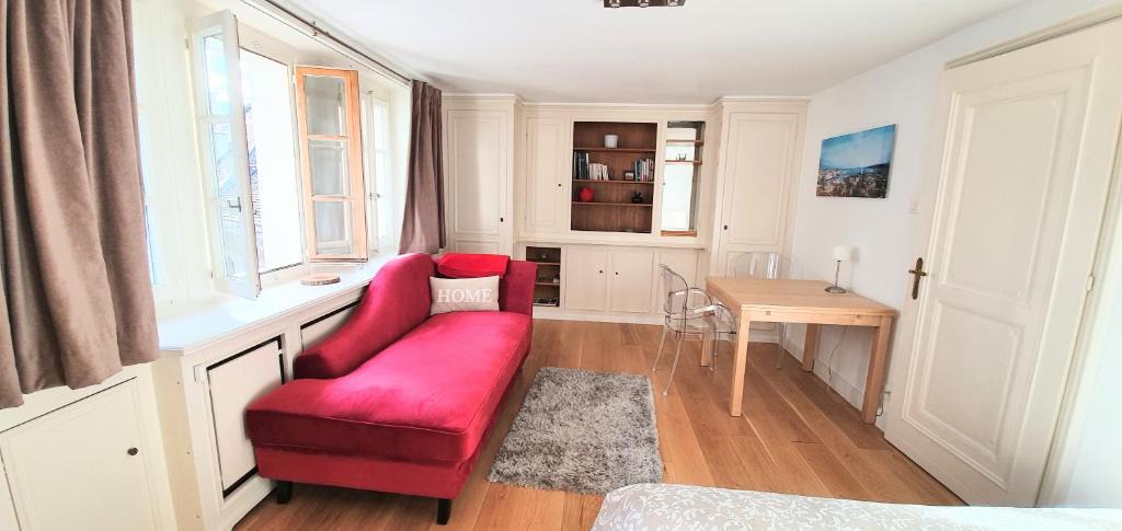 Geneva Old Town Apartment | Boël 5 studio