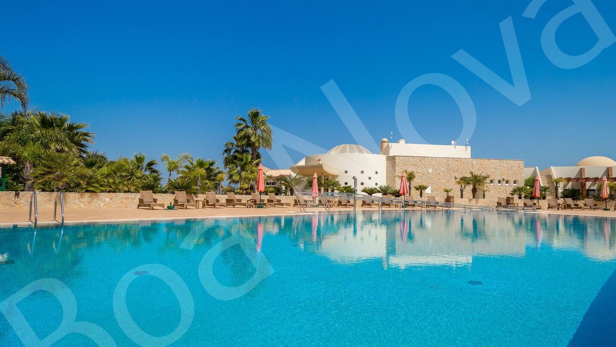 Estombar Ski Chalet | Boa Nova 32/6 | professionally cleaned | 2-bedroom townhouse | close to Carvoeiro and Ferragudo