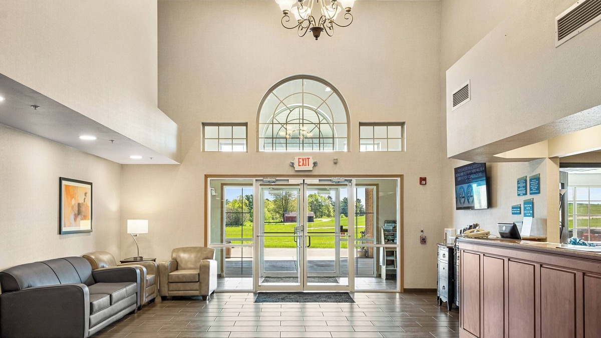 Shawano Hotel | Boarders Inn & Suites by Cobblestone Hotels - Shawano