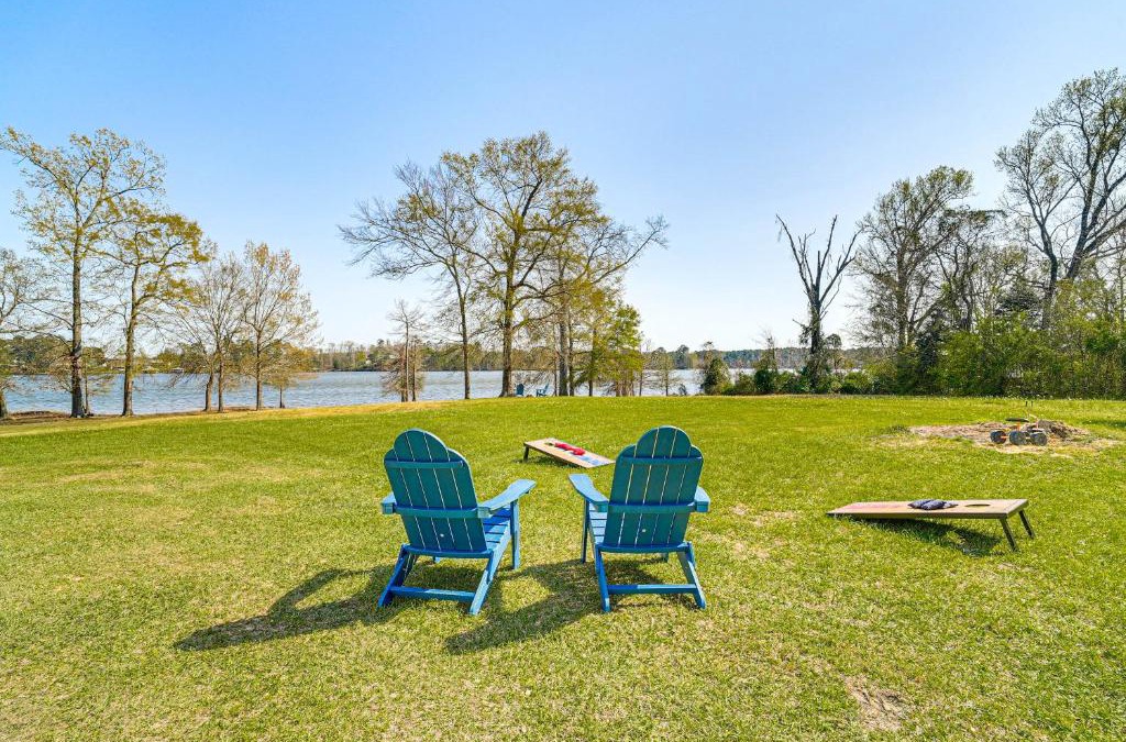 Negreet House | Boat and Swim Lakefront Toledo Bend Retreat!