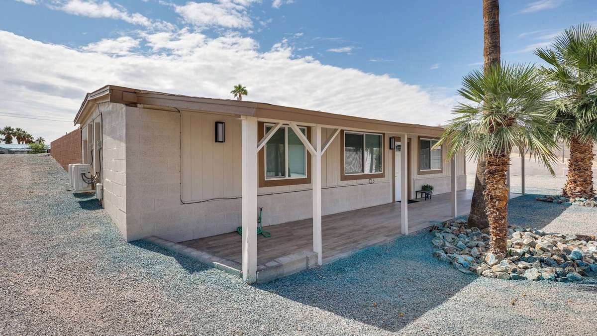 Holiday Shores House | Boat Dock Access: Desert Hideaway in Bullhead City