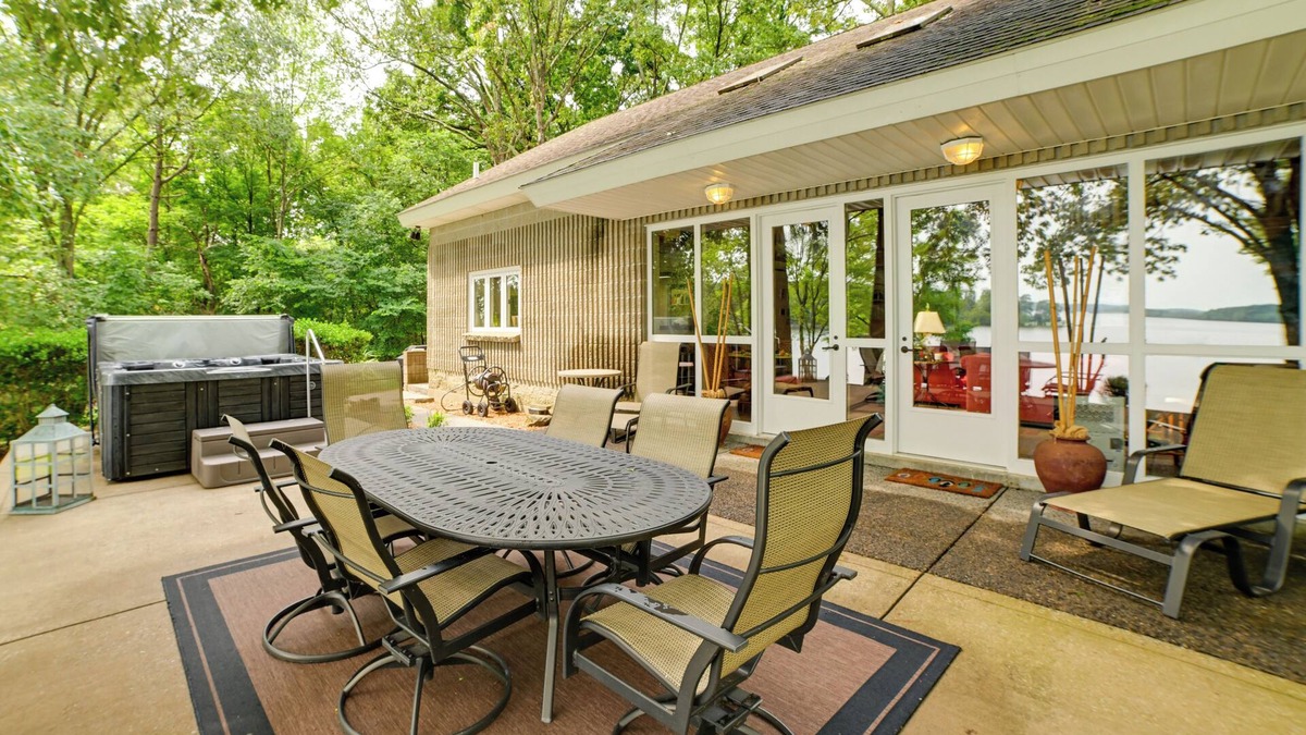 Almo House | Boat Dock: Lakeside Kentucky Getaway!