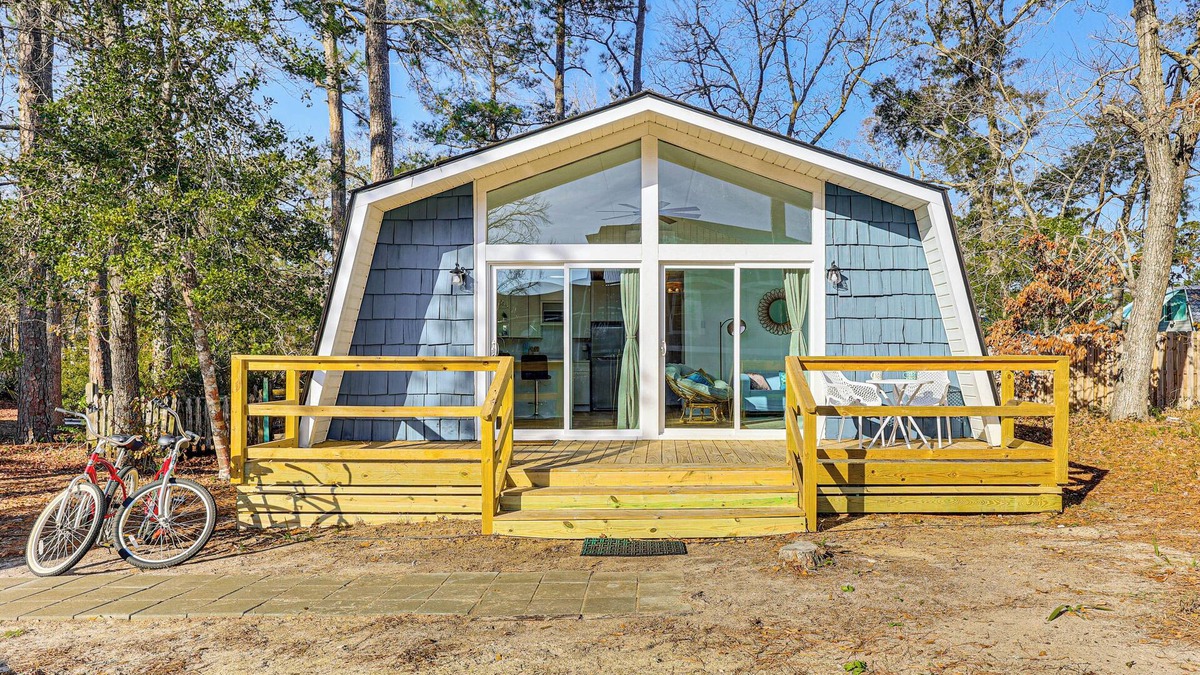 Tranquil Harbour House | Boat, Fish & Bike: Oak Island Home w/Large Yard