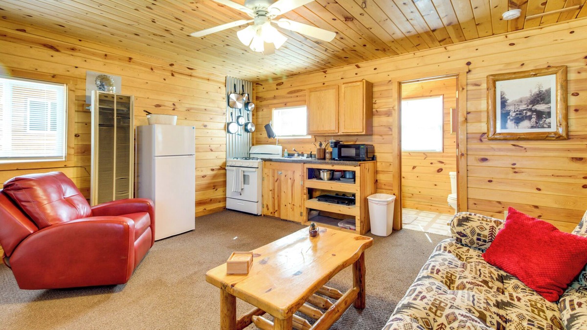 Garrison Cabin | Boat + Fish on Mille Lacs Lake: ‘Walleye Cabin’