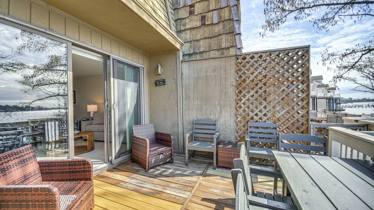 Elizabeth City Condo | Boat & Fish: Waterfront Gem on Pasquotank River!