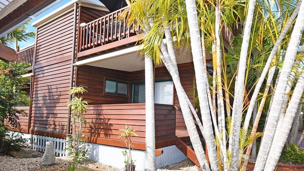 Urangan Apartment | Boat Harbour Apartments Studio - CoastHM