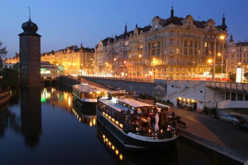 Nove Mesto Boat Rental | Boat Hotel Matylda