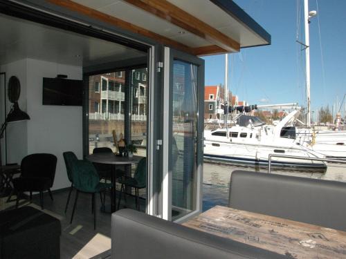Volendam Boat Rental | Boat in Volendam near Marina Museum