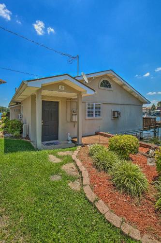 Lakeland House | Boat Launch on Lake Hamilton Cozy Cottage!