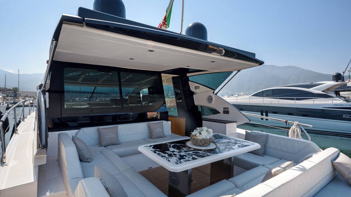 Mount Vesuvius - Pompei Boat Rental | Boat 'Offside Rio 56 Sport' with Sea View and Air Conditioning