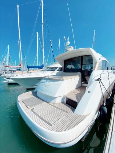 Charente-Maritime Boat Rental | BOAT PARADISE LA ROCHELLE - Prestige 42S