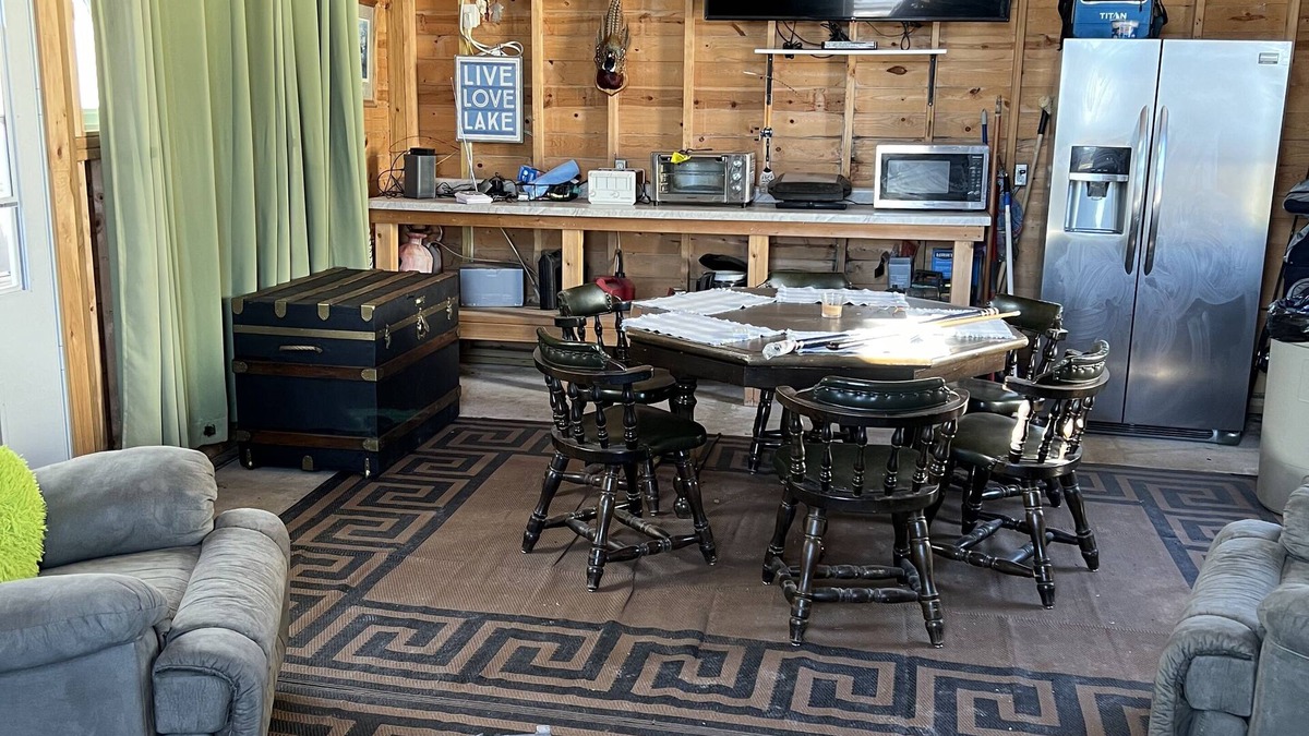 Lake Andes House | Boat parking and electric hook up, Lake and beach access, hiking trails.