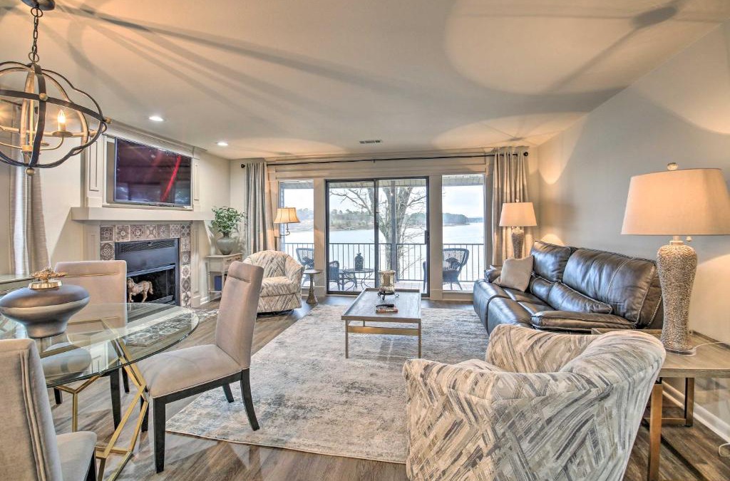 Rockwell Apartment | Boat Slip Lake Hamilton Condo in Hot Springs!