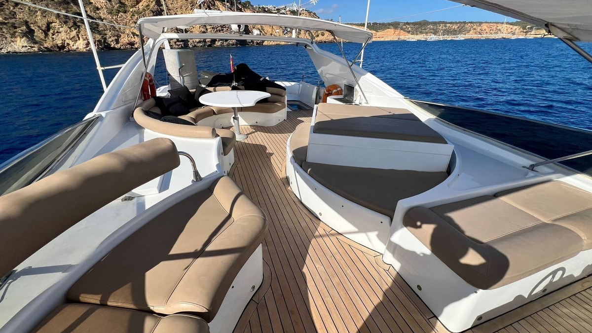 Alicante Boat Rental | Boat with Private Whirlpool, Private Terraces & Wi-Fi