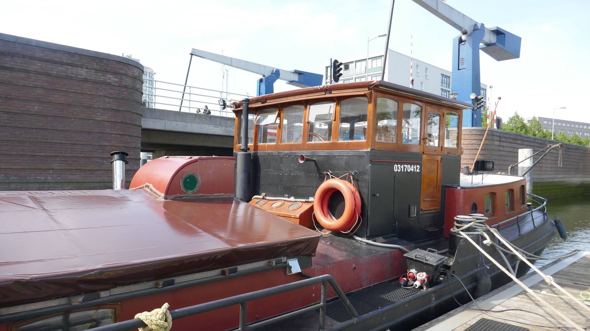 Kop van Zuid Boat Rental | Boathotel Rotterdam Anna