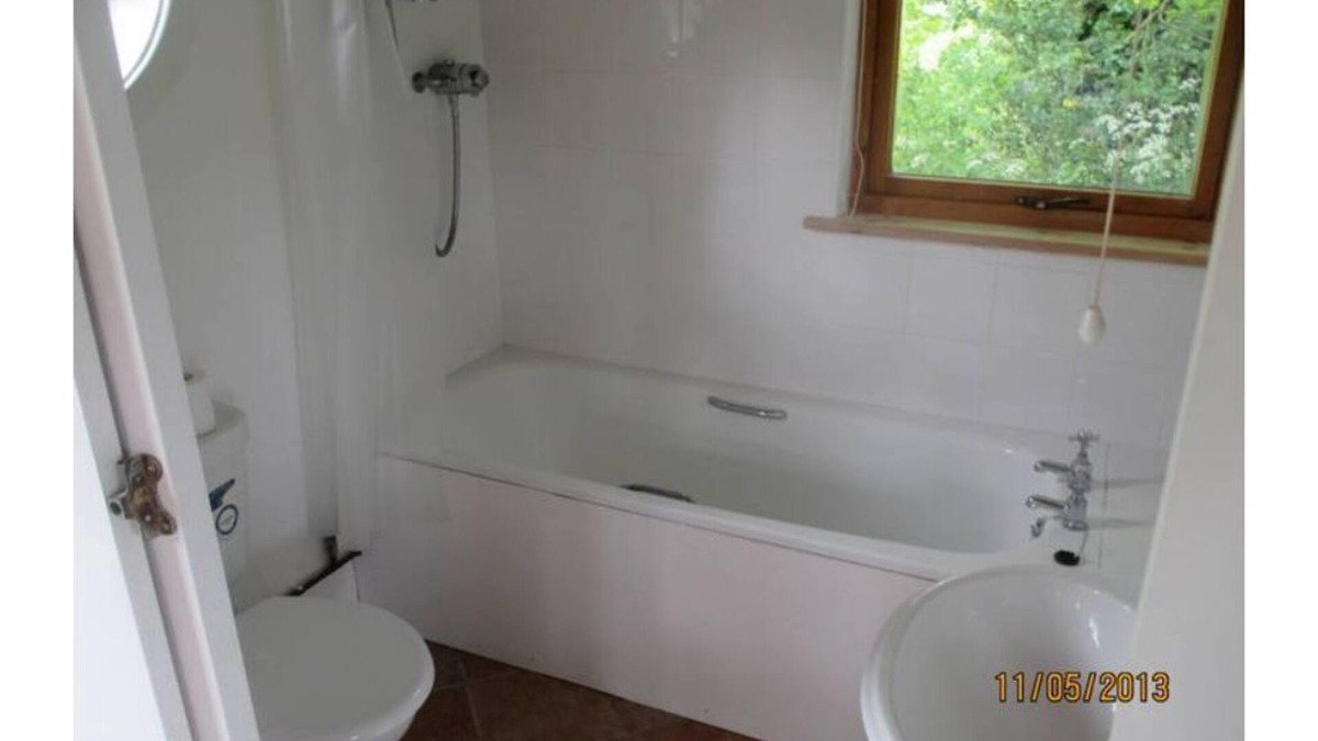 Martlesham Heath Cottage | Boathouse by the Orwell River