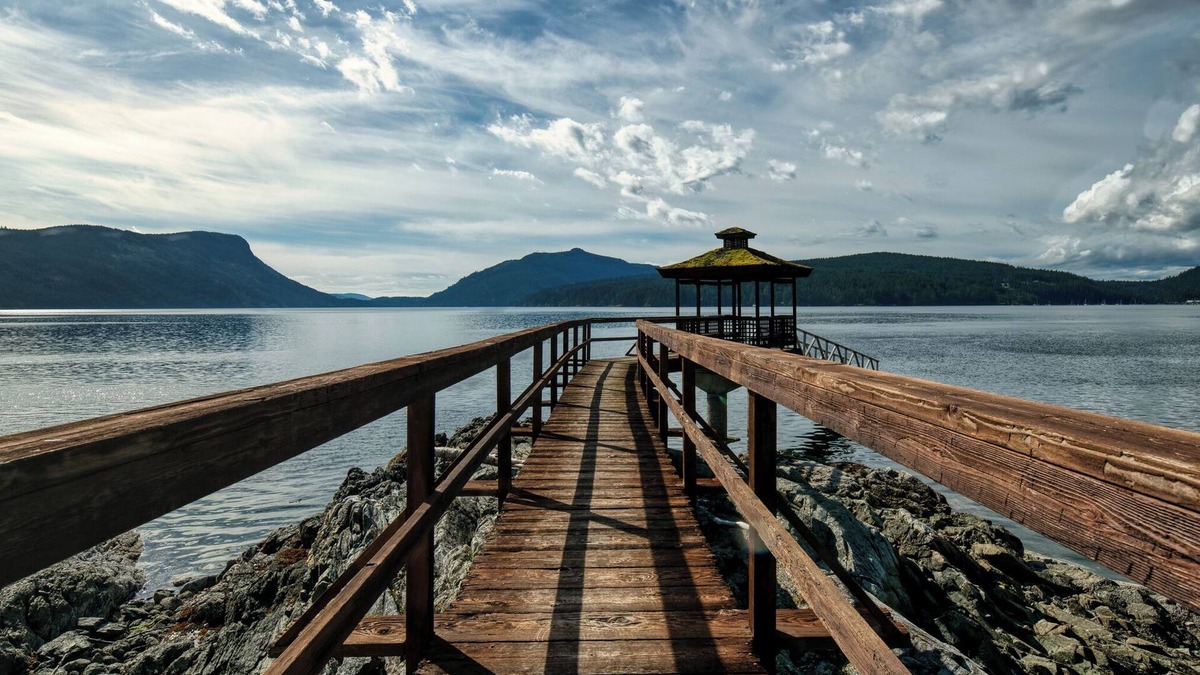 Maple Bay Cottage | Boathouse on Maple Bay