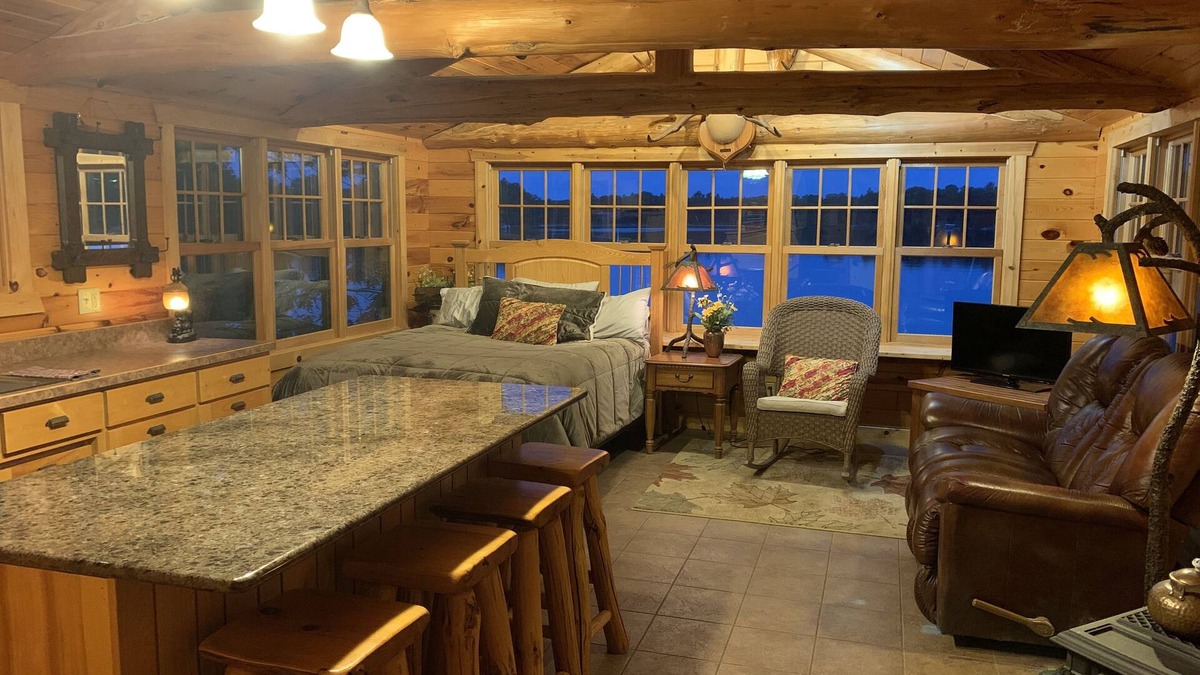 Deerwood Cabin | Boathouse on the Lake