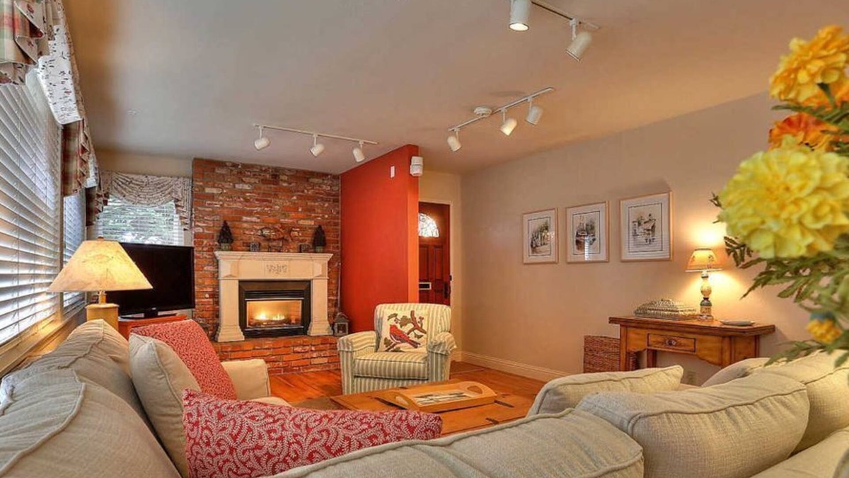 Pacific Grove House | Boathouse - Pacific Grove House - Walk to the Water