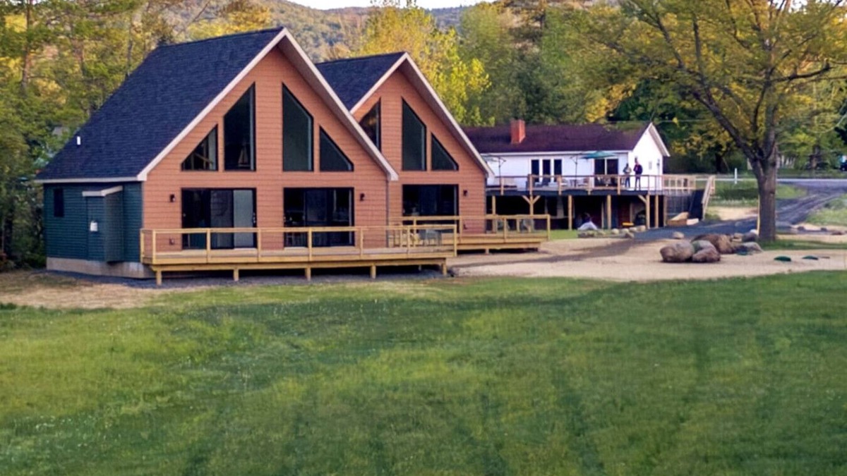 Mayfield Cabin | Boathouse Sacandaga Lake It doesn’t get any better