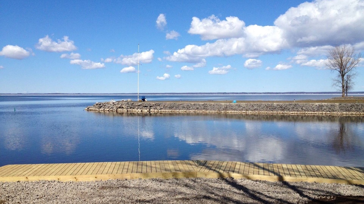 Bridgeport Cottage | Boating/Fishing Gem #1 on Oneida Lake near Bridgeport, only 20 min from Syr