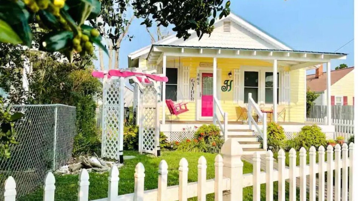 Colonial Beach Cottage | Boaty McBeach House: A Short Walk to Beach, Waterfront Sunsets & Restaurants!
