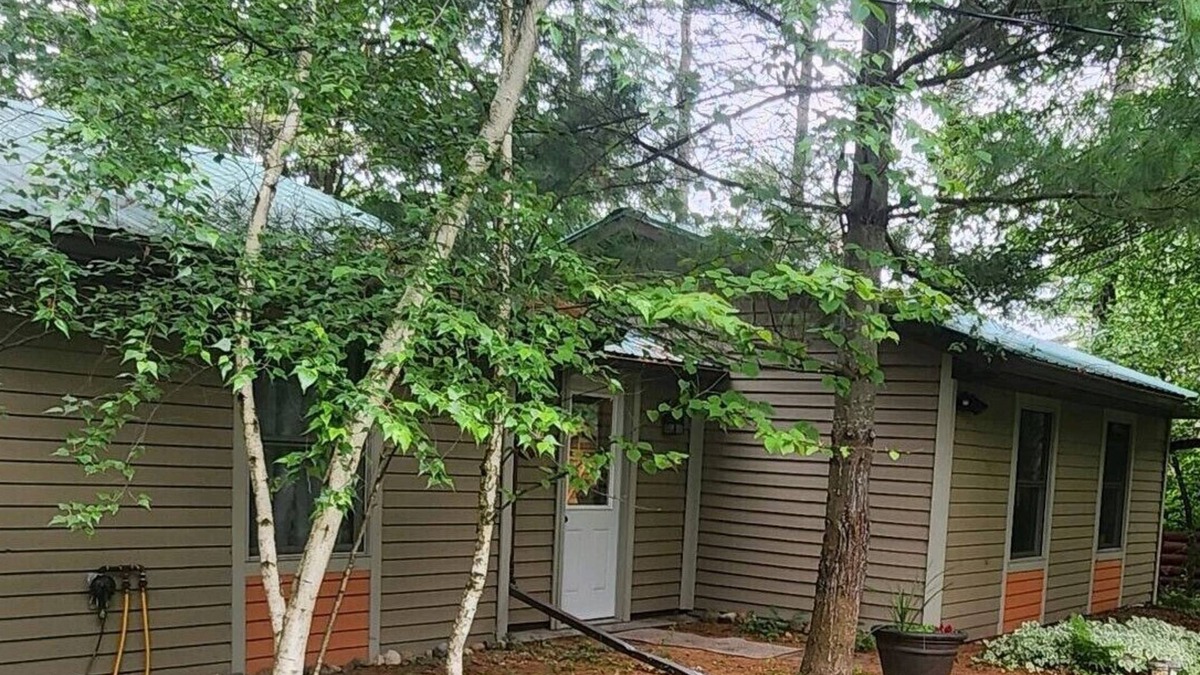 Winter Cabin | Bobbers Cabin on Perch Lake