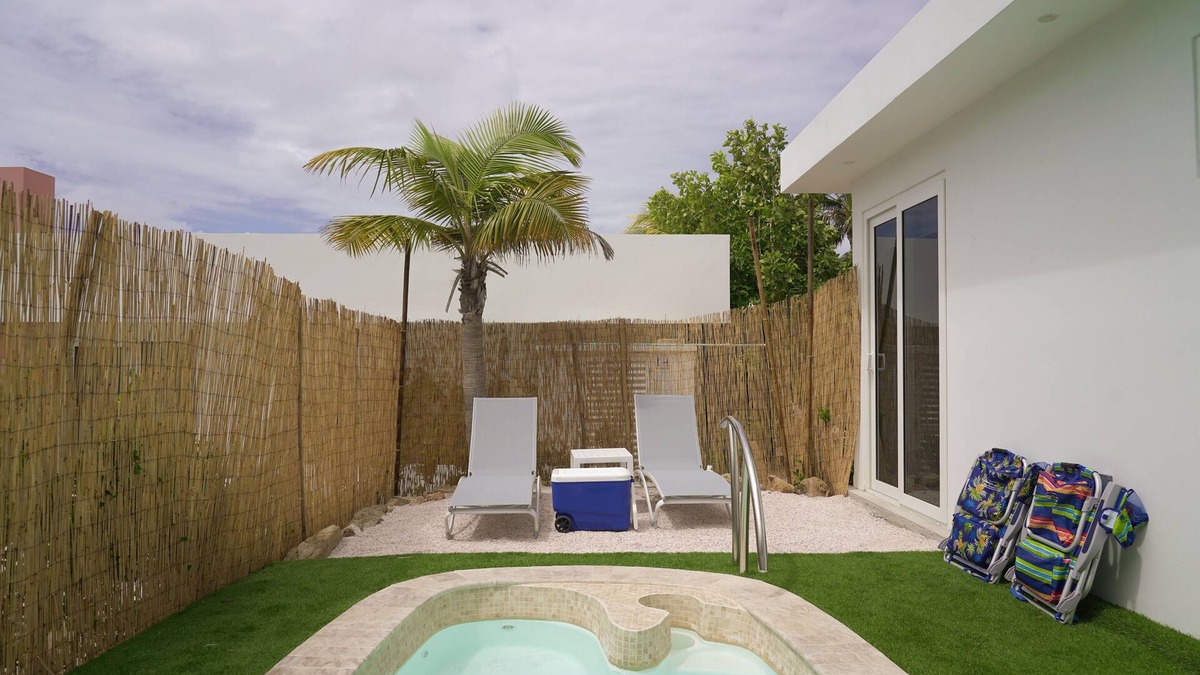 Malmok Apartment | Boca Catalina Beach 1 Bed/Kitchen Private Pool