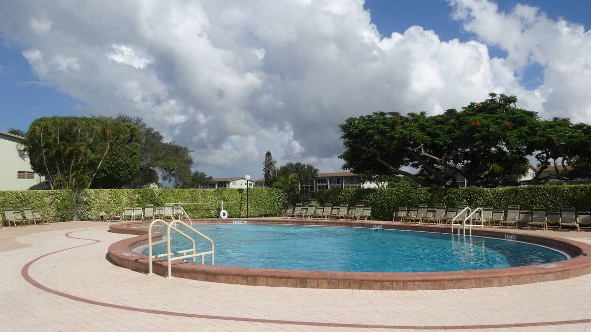 Hamptons at Boca Raton Condo | Boca Raton Condo In Gated 55+ Community