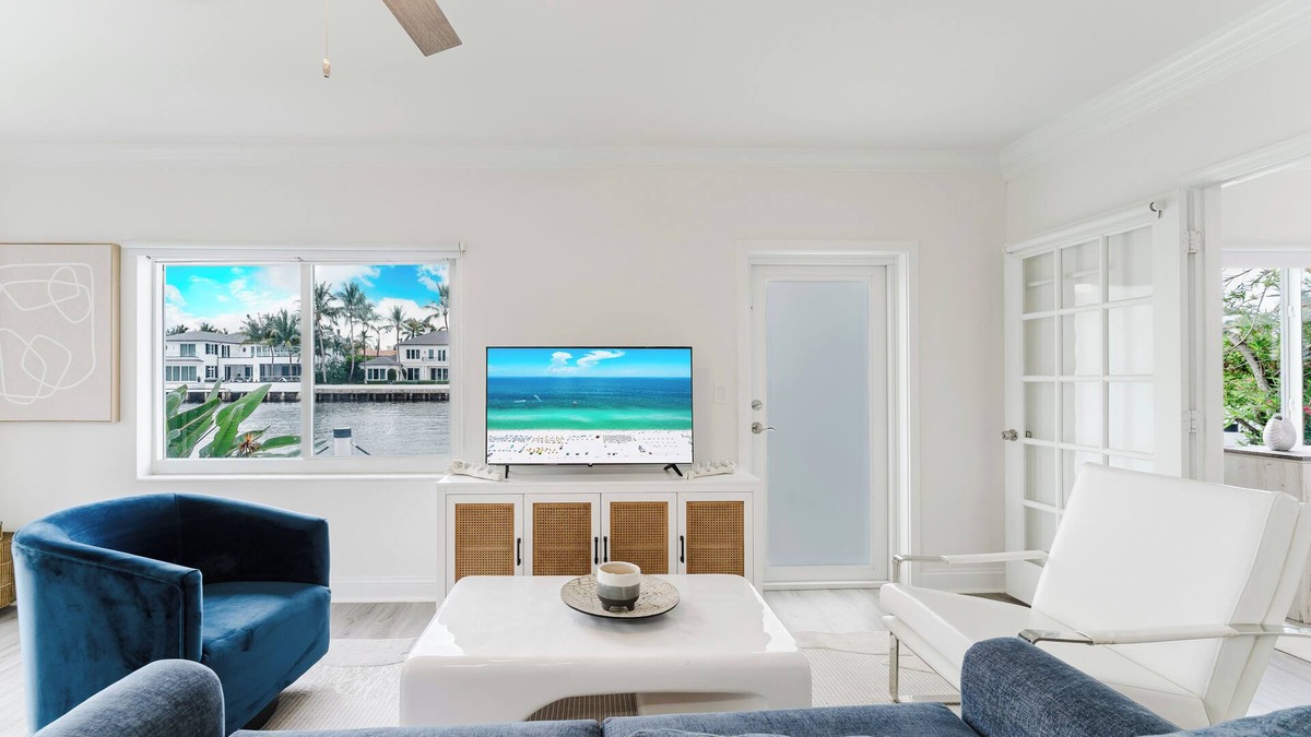 Boca Raton Condo | Boca Waterfront Getaway - Pool, Hot Tub, Gym & Views